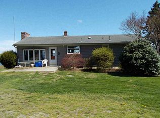602 E Shore Rd, Jamestown, RI 02835