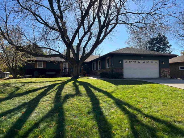 6095 Fireside Dr, Rockford, IL 61114