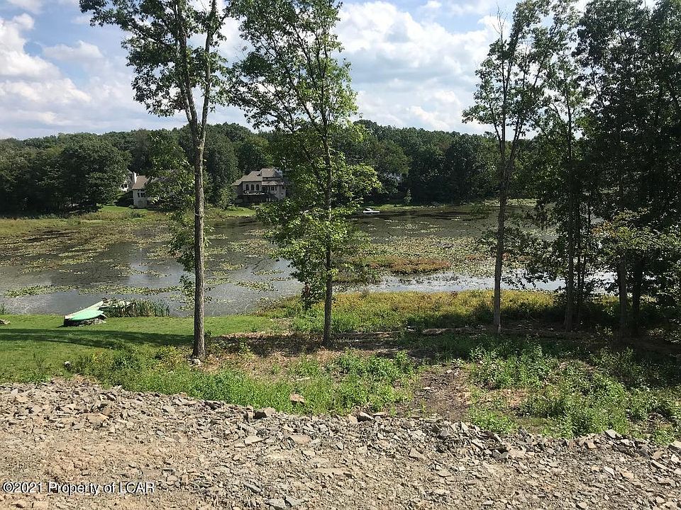 2nd image of 610 Lakeview Dr