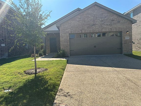 3rd image of 4423 Marigold Dr