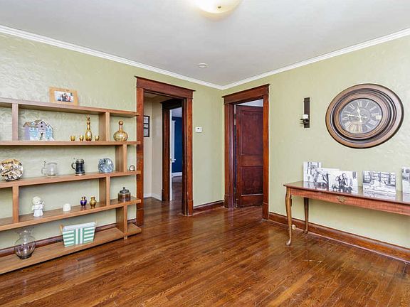 4th image of 2366 S Milton Ave