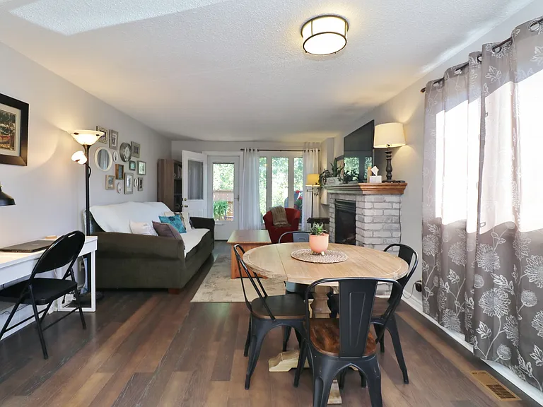 15 Laurie Ct #A — Photo 5