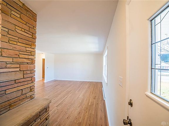 3rd image of 4270 Maricarr Dr