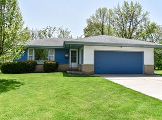N89W15955 Cleveland Ave, Menomonee Falls, WI 53051