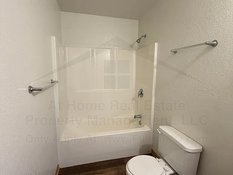 1902 Dunham Dr — Photo 14