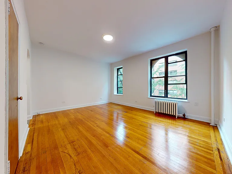 234 E 87th St #4A — Photo 2