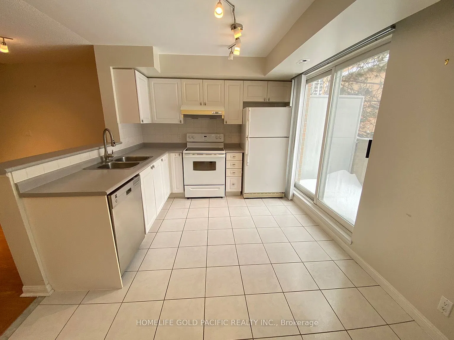 4 bed, $3,950 — Photo 4