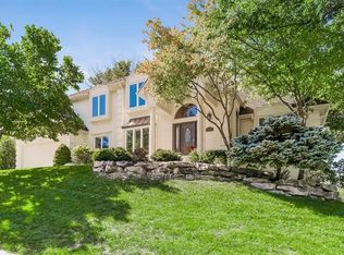 5228 NE Fairway Homes Dr, Lees Summit, MO 64064
