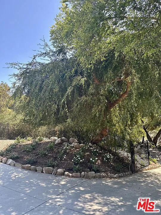 6 bed, 5.0 bath, 3934 sqft, $11,000 — Photo 4