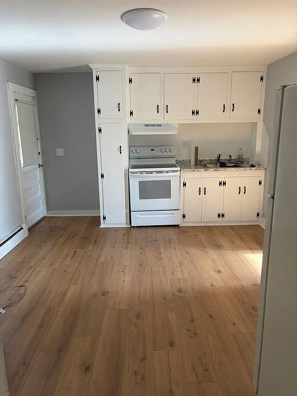 1 bed, 1.0 bath, 700 sqft, $125,000 — Photo 3