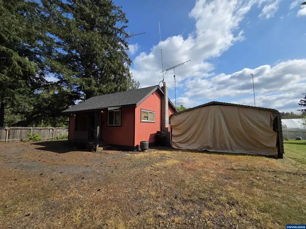 43176 N River Dr, Sweet Home, OR 97386