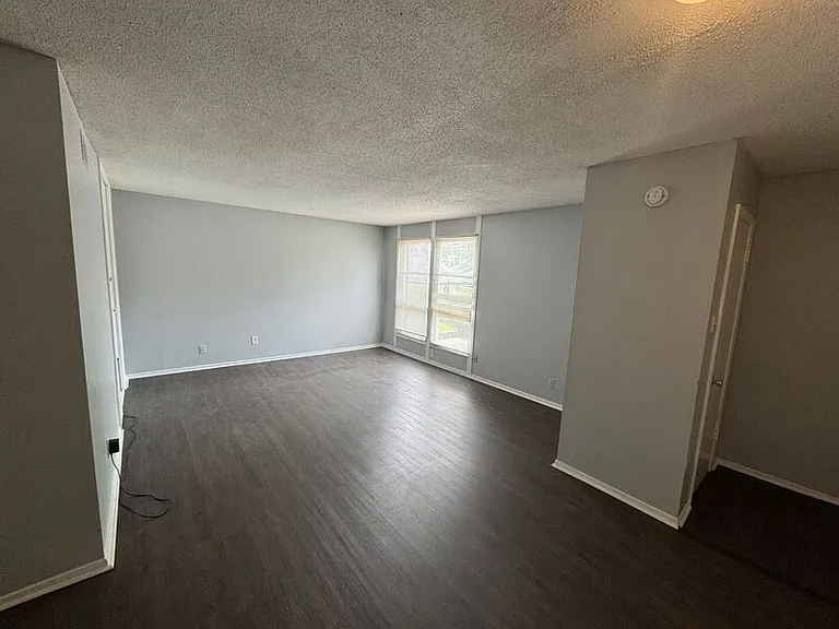 151 N Belvedere Blvd #12 — Photo 11