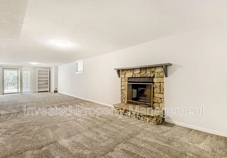 7956 S Vincennes Way — Photo 16