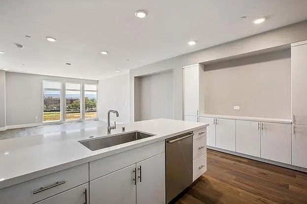 3 bed, 1437 sqft, $6,200 — Photo 4