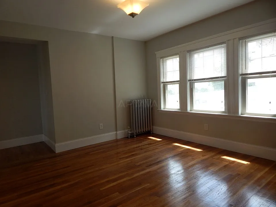 18 Sycamore St #2