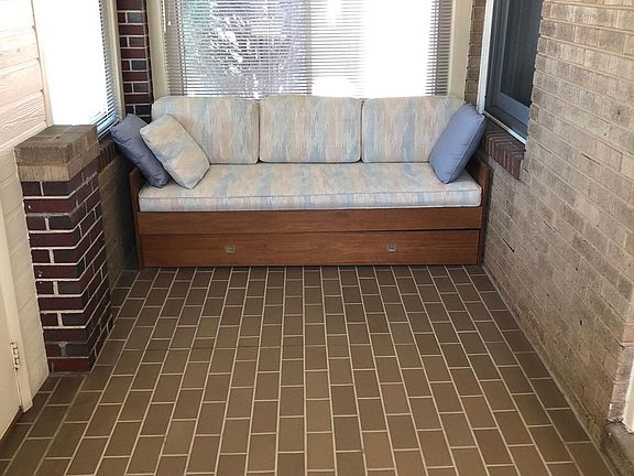 4th image of 2078 S Corona St