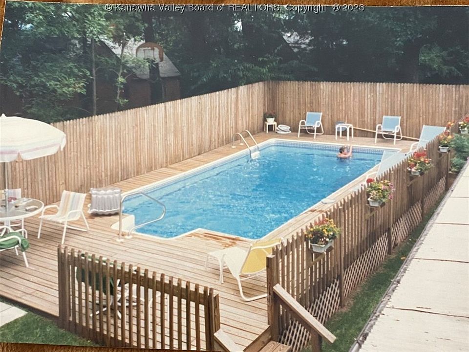2nd image of 1715 Massey Cir