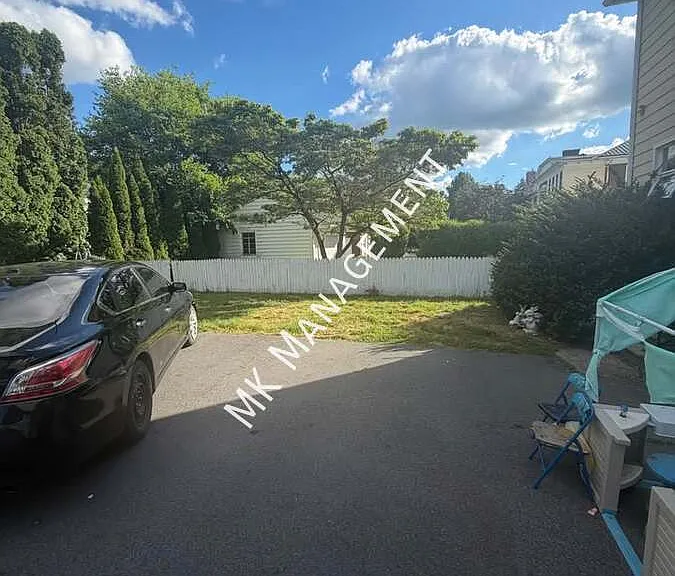 571 Charles Ave — Photo 36