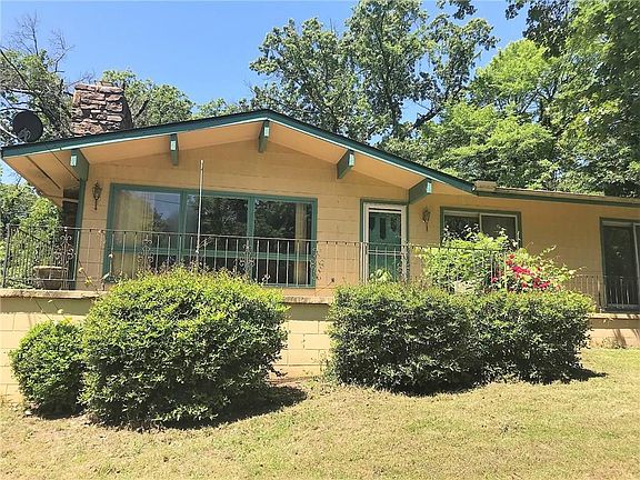 2nd image of 2 Bosworth Cir