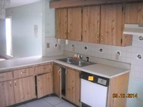 3rd image of 4720 Orleans Ct APT A