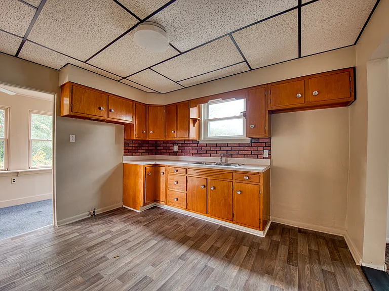 3810 Clark St — Photo 5