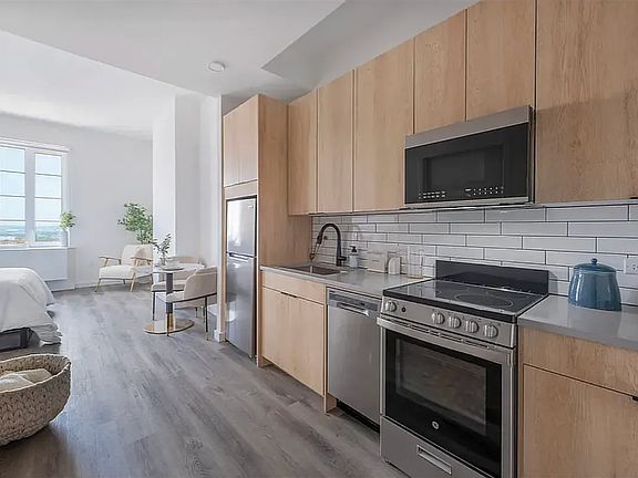 3rd image of 1856 Park Ave #11C