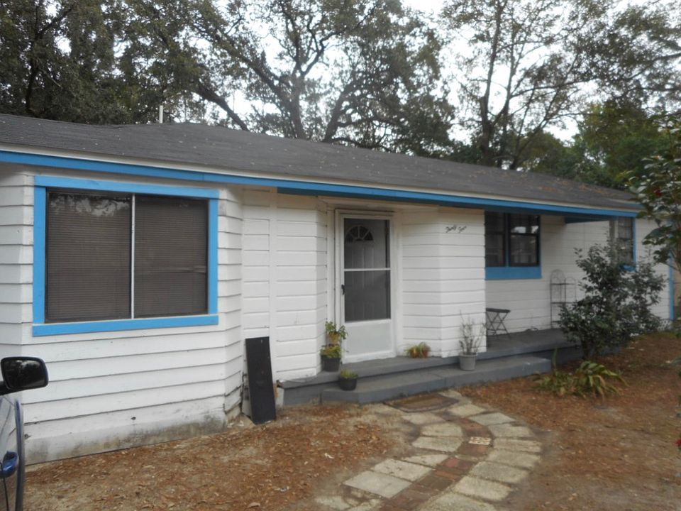 1st image of 34 Kennington Dr