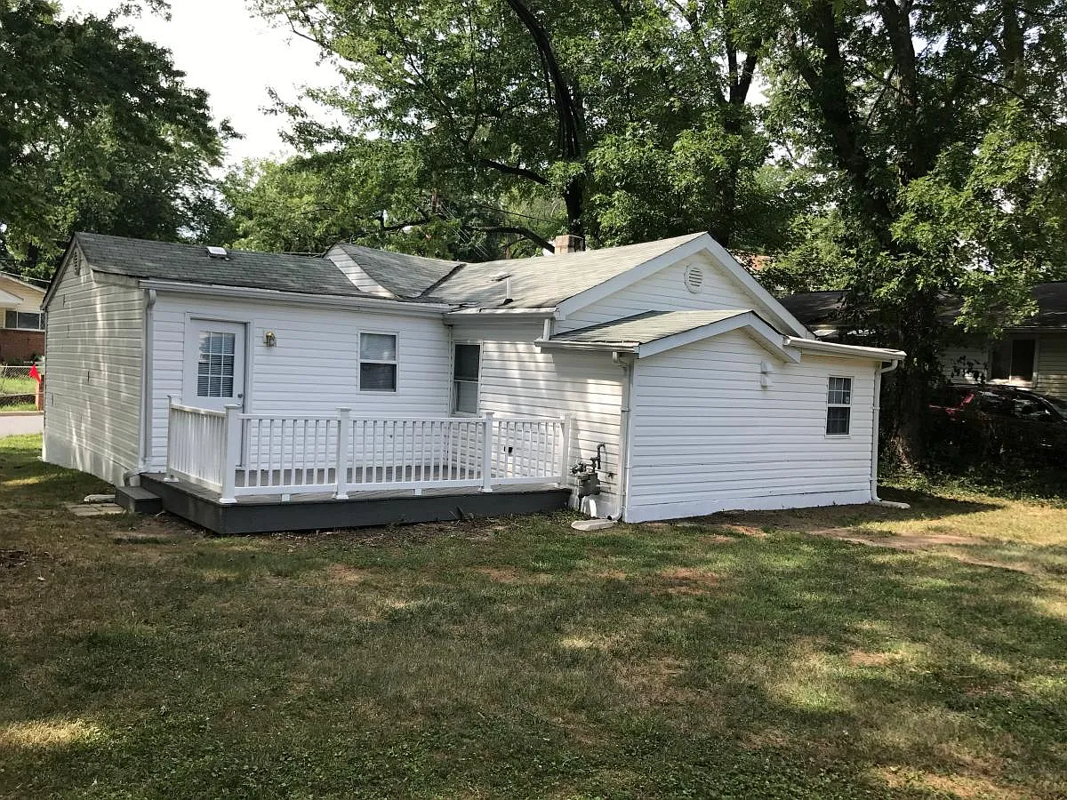 Back of the House - Elfin Ave