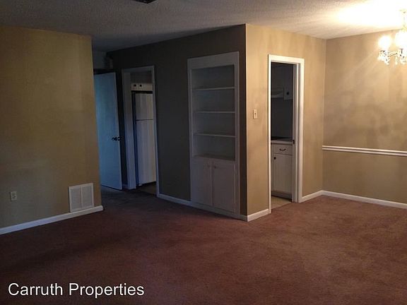 3rd image of 4040 Parliament Dr APT 240