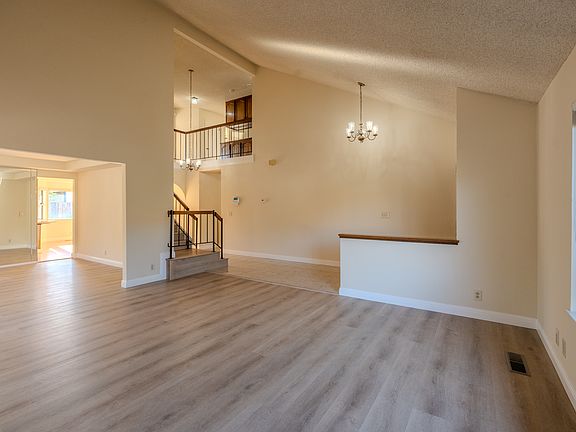 5th image of 2778 Boncheff Dr