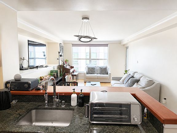 3rd image of 400 Beale St APT 1412