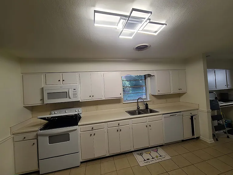1002 Dixon Dr — Photo 44