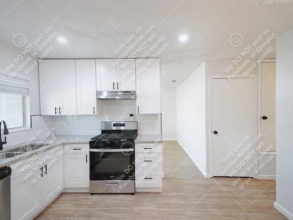 1st image of 1613 Curtis Dr