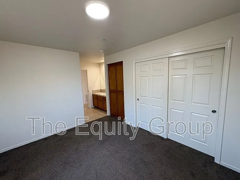 2106 W Lark Ave — Photo 15