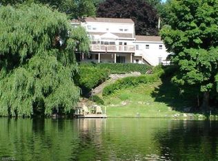 52 Kitchell Lake Dr, West Milford, NJ 07480