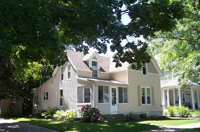 1st image of 120 Van Buren St