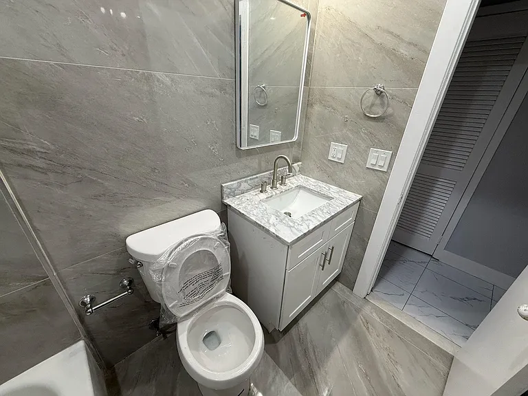 321 Avenue C — Photo 15