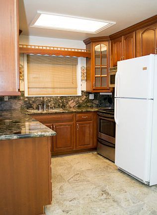 3rd image of 2887 Haughton Dr