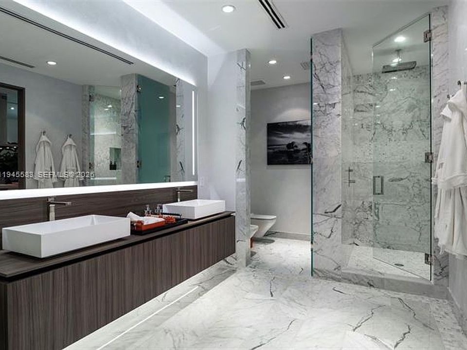 1st image of 1000 Brickell Plz #4103