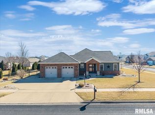 1604 Kelsey St, Washington, IL 61571