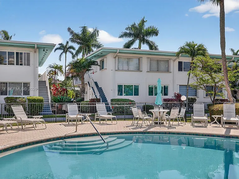 180 Isle Of Venice Dr #121 — Photo 3