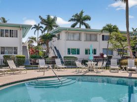 180 Isle Of Venice Dr