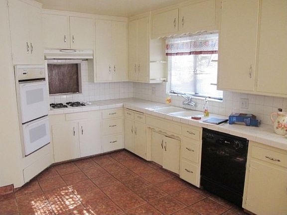4th image of 1206 N San Antonio Ave