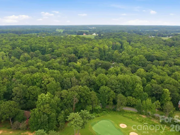 705 Saint Andrews Rd, Statesville, NC 28625