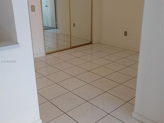 5th image of 16851 NE 23rd Ave APT 204