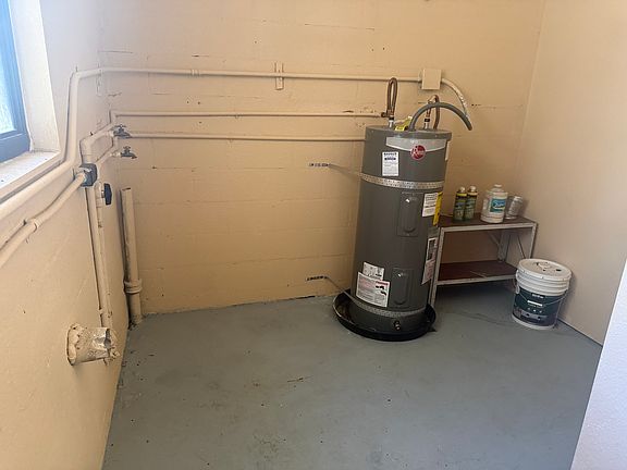 3rd image of 1229 Rawls Dr #1