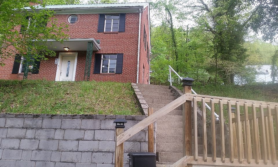 2nd image of 410 Magnolia Ave