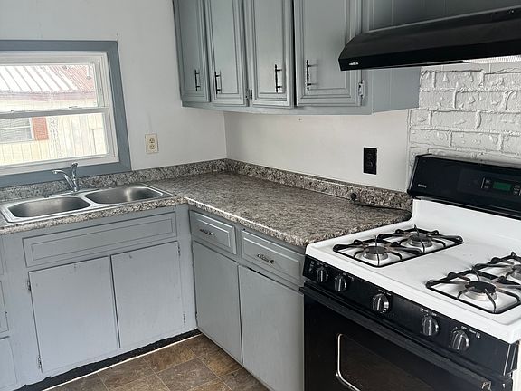5th image of 45608 Van Camp Ln #1