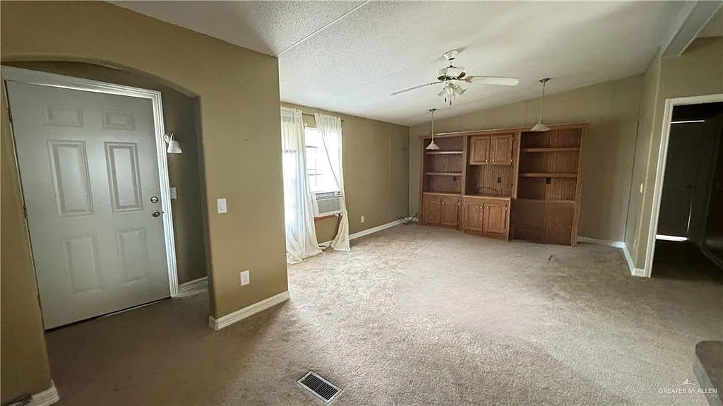 4 bed, 2.0 bath, 1456 sqft, $1,200 — Photo 4
