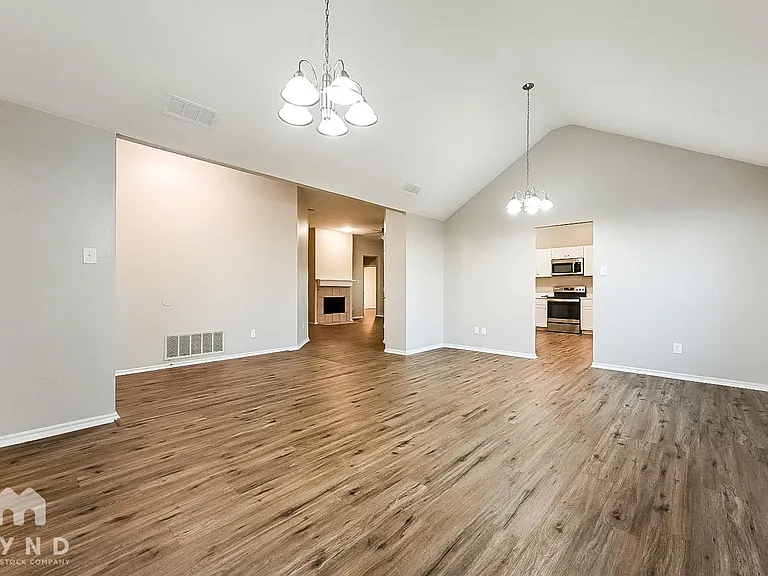 2526 Sunset Dr — Photo 6